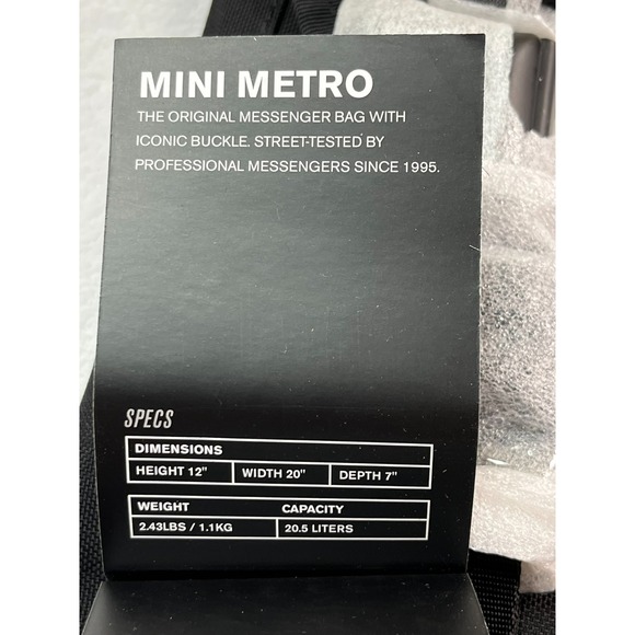 NWT Chrome Mini Metro 31st Union Messenger Bag Embroidered 21.5 L Black - Picture 4 of 12